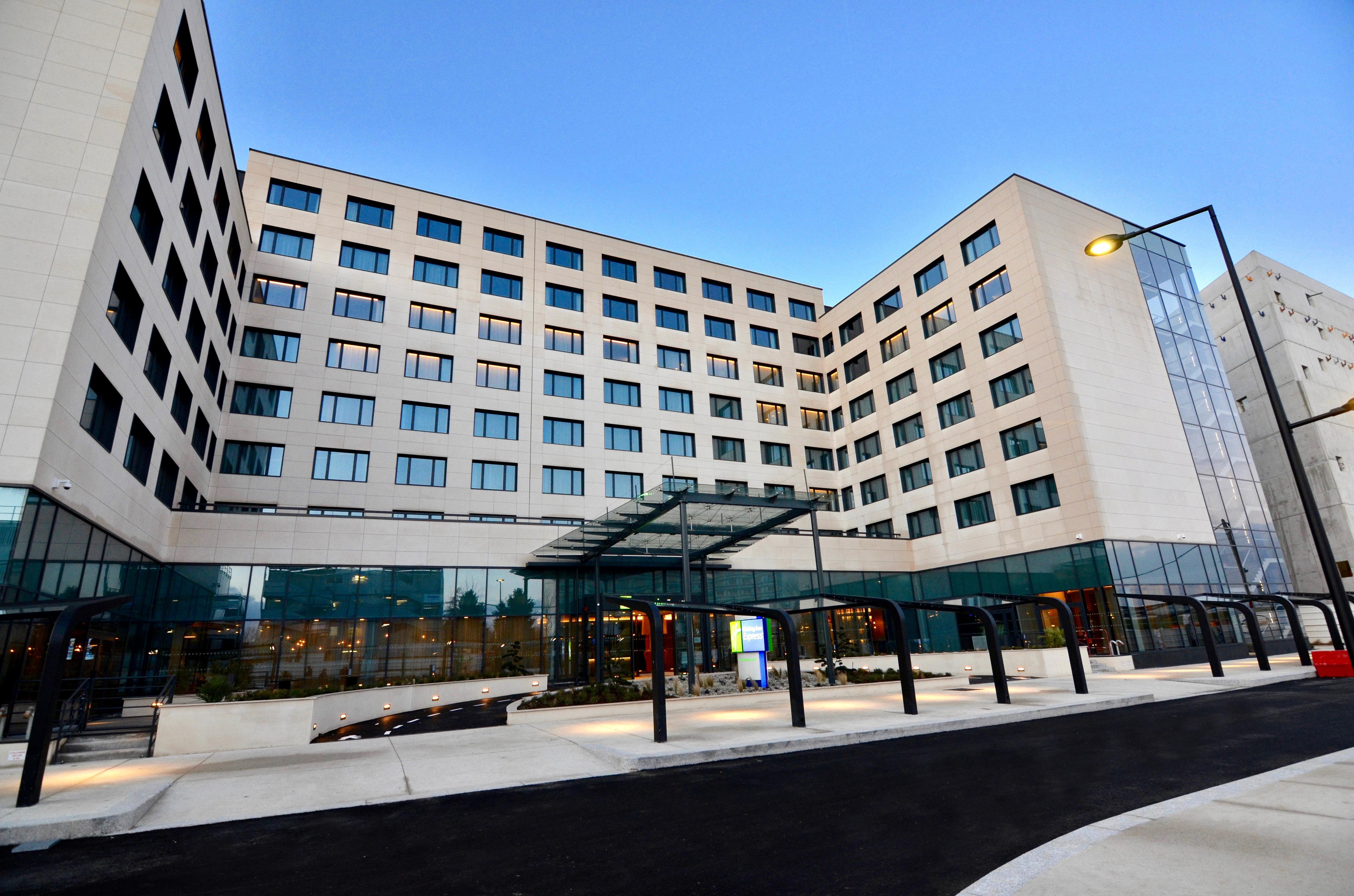 Holiday Inn Express - Paris - Cdg Airport By Ihg Roissy-en-France Kültér fotó